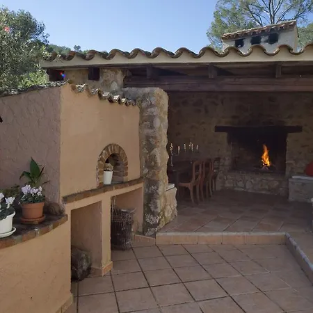 Magdalena Villa *
